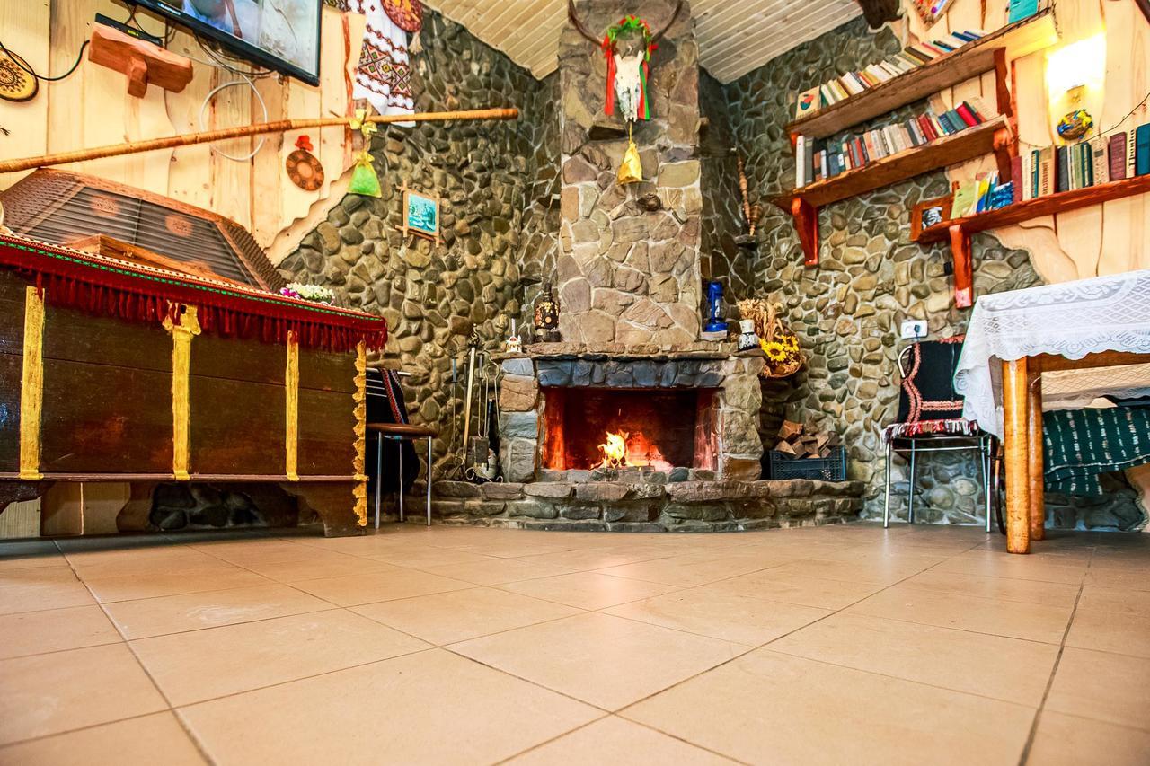 Gutsulska Rodzynka Inn Yaremche