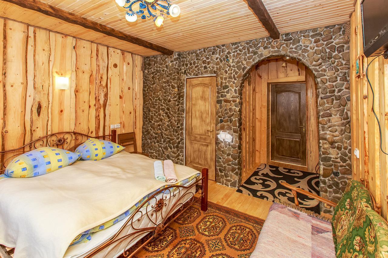 Gutsulska Rodzynka Inn Yaremche